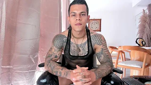 Aron_Darkn Webbikameraesitys