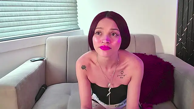 aurora_petitee – Naživo XXX chat
