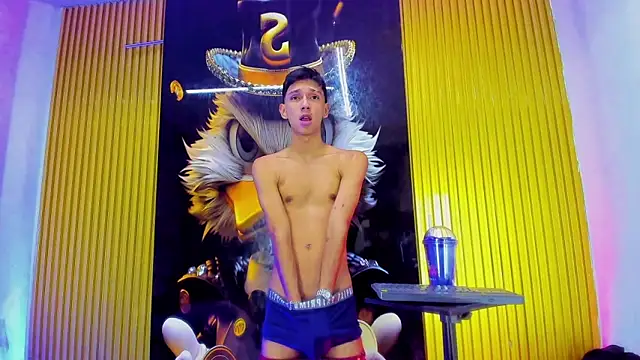Guys_Latino_Hot Webcam show