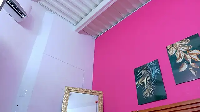 littlee_emilyy_のライブXXXチャット