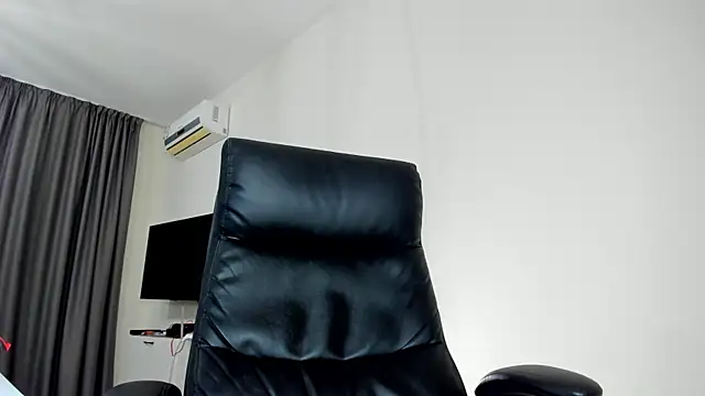 Findom_guyのウェブカメラショー