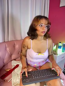 Онлайн чат XXX LeylaKnox