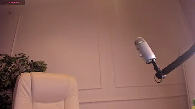 AdalynGlows Live XXX-Chat