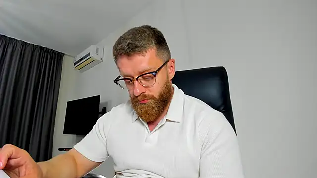 Findom_guy Chat XXX in diretta