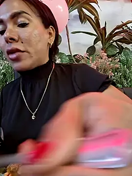 Doll_Loren webcam show
