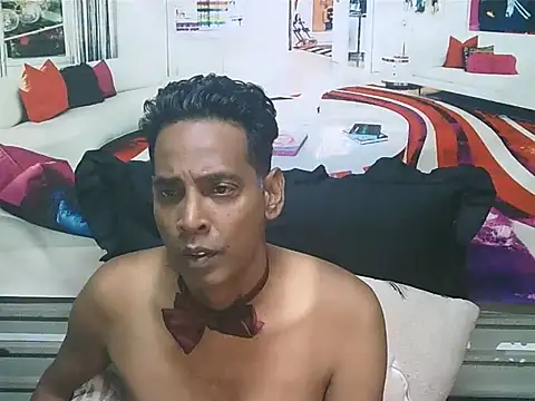 IndianHunk01 Show Webcam