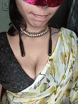 Show modela Savita2310 na web-kameri