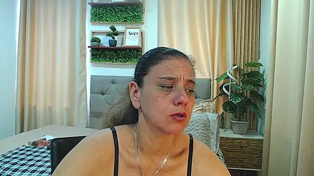 sasi_luna – Live XXX-chat