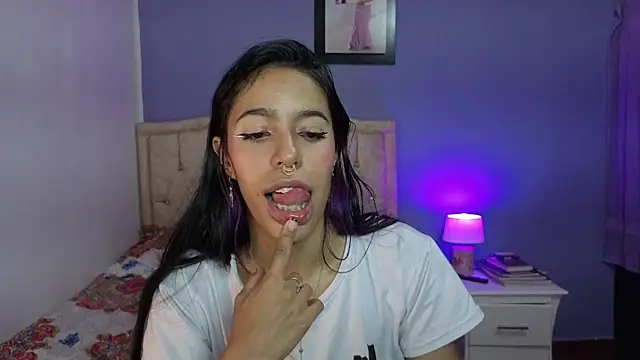 stephania_t's Live XXX Chat