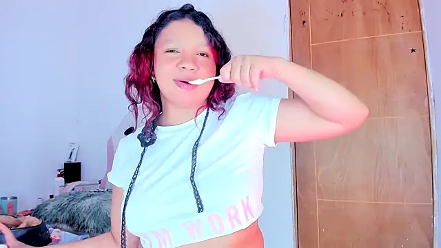 Czat XXX na żywo – Emily_Coper18
