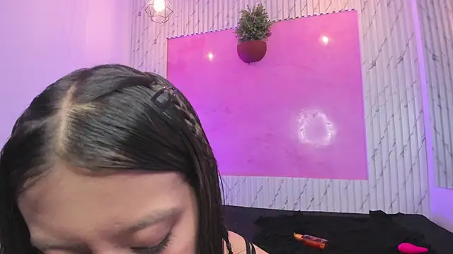 Chat +18 de Alice_BMS ao vivo
