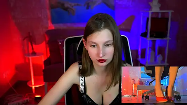 EllaHorton 现场XXX聊天