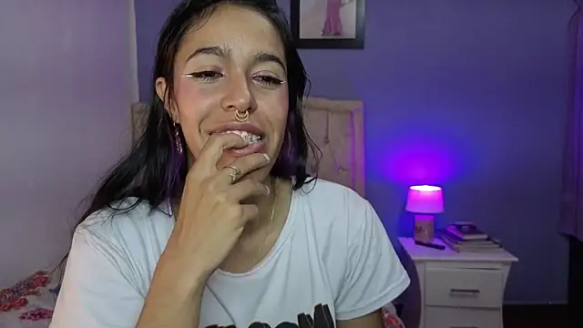 Chat +18 de stephania_t ao vivo