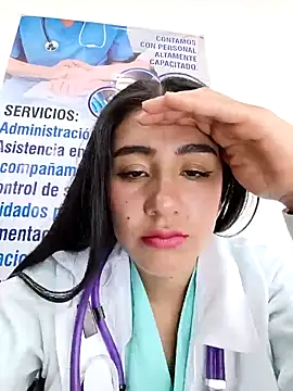 Chat +18 de CAROLINE__07 ao vivo