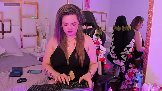 AvaMiia élő XXX-chatje
