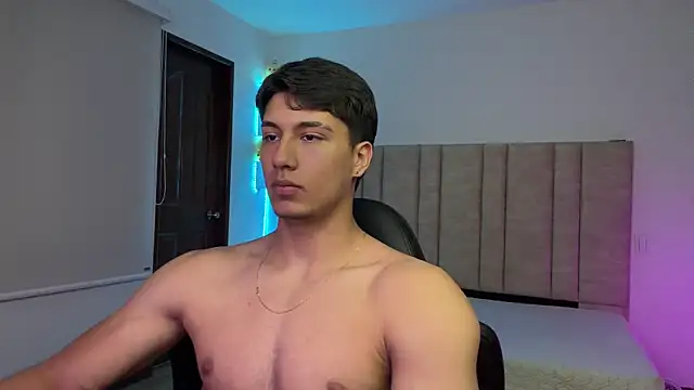 Chatroom XXX en direct de CHRIS_MORGAN1