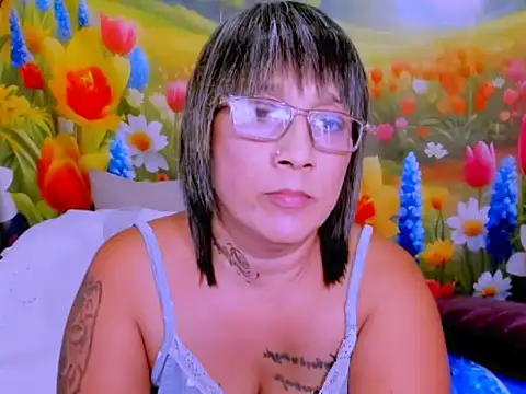 indianroxy's Live XXX Chat