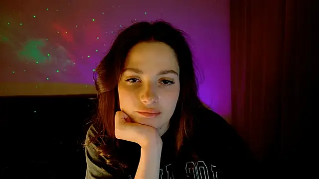 Chat XXX en directo de KiraVair