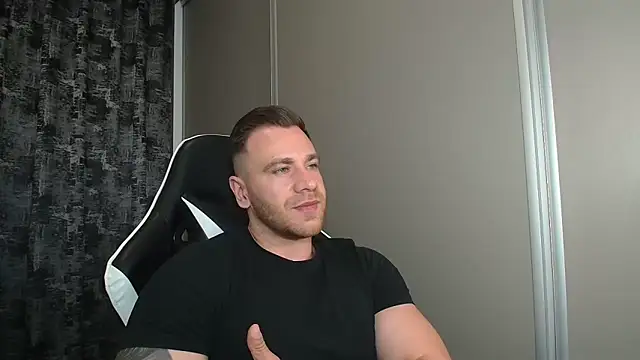 Thori92 élő XXX-chatje