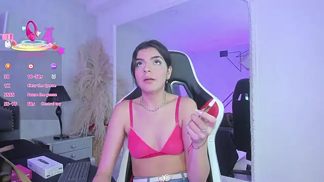 Živý XXX chat KarelyMitchel