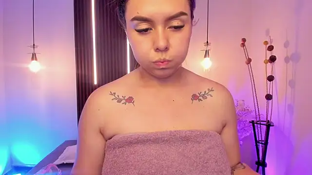 ArianaBaker 即時 XXX 聊天