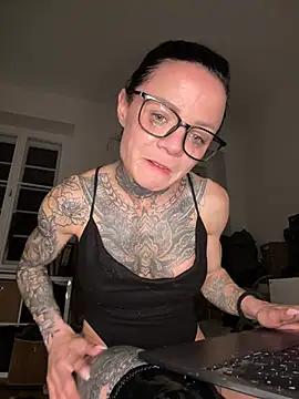 Chat XXX ao vivo de SkinnyLilly