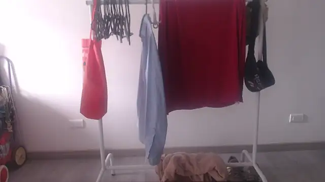 sabrina_v_ Adlı Modelin Canlı XXX Sohbeti