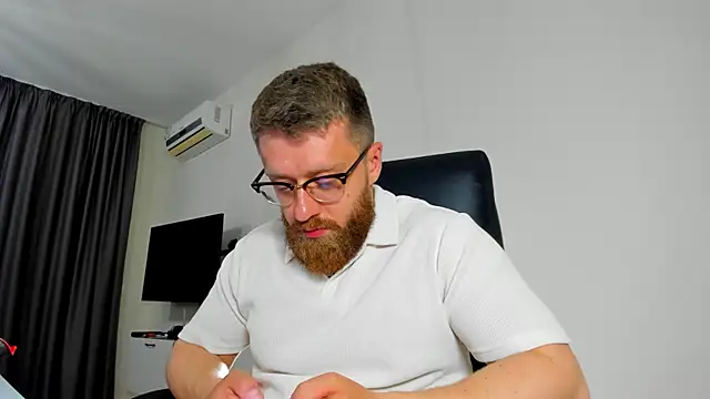 Chatroom XXX en direct de Findom_guy