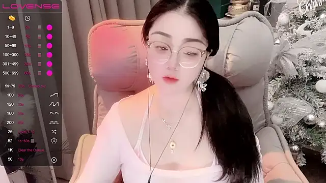Monica-666888- 现场XXX聊天