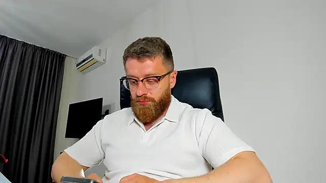 Findom_guy Adlı Modelin Canlı XXX Sohbeti