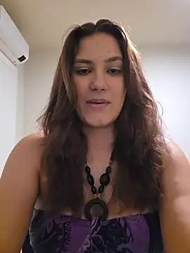 Chat +18 de MiaRides19 ao vivo