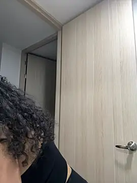 Curlyierr Live XXX-Chat