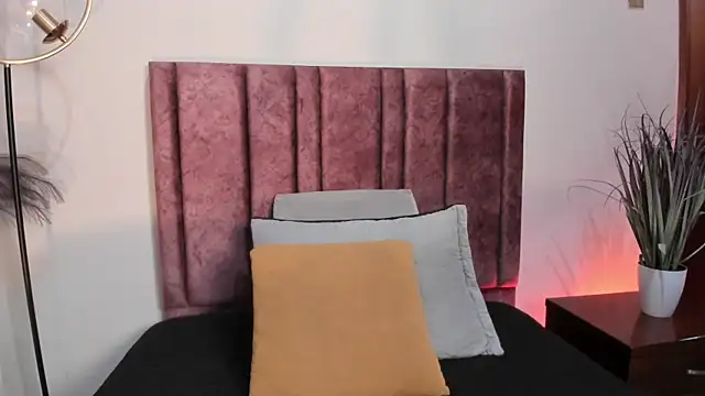 KeniaCarterr's Live XXX Chat