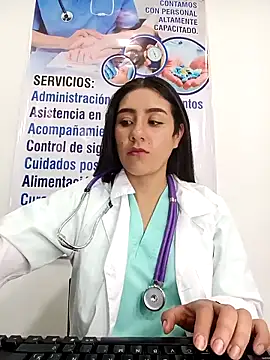 Chat +18 de CAROLINE__07 ao vivo
