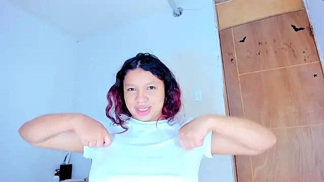 Chatroom XXX en direct de Emily_Coper18