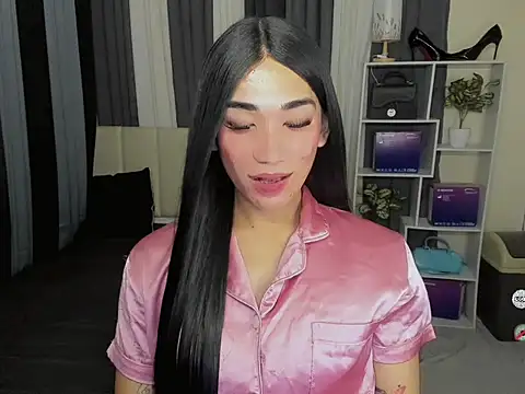FyangFoxx élő XXX-chatje