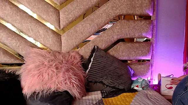 Chat +18 de Anittarouse ao vivo