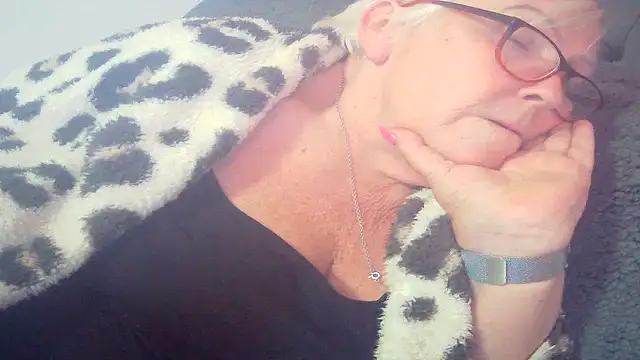Playful_MILF_Demi Webcamshow