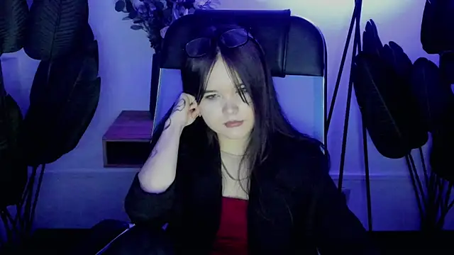 Elainebeness Adlı Modelin Canlı XXX Sohbeti