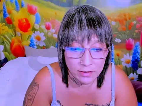 indianroxy: απευθείας συνομιλία ΧΧΧ