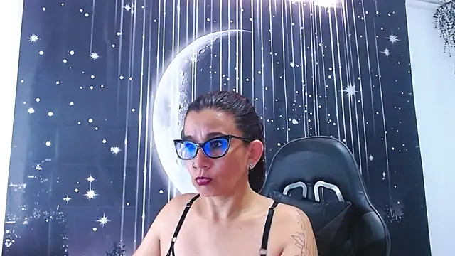 Hikaryfiren Live XXX chat