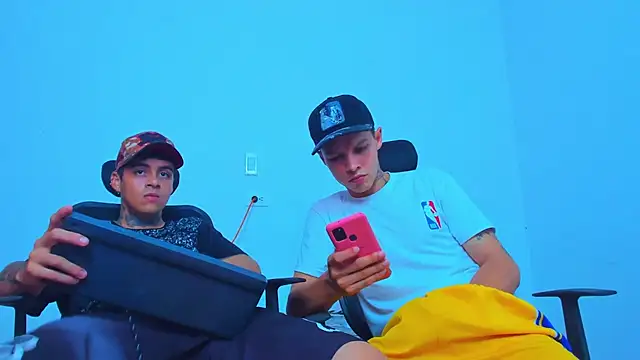 Thomas-Wil Adlı Modelin Canlı XXX Sohbeti