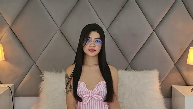 OliviaDiaz Adlı Modelin Canlı XXX Sohbeti