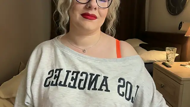 IvyWifey 网络视讯表演