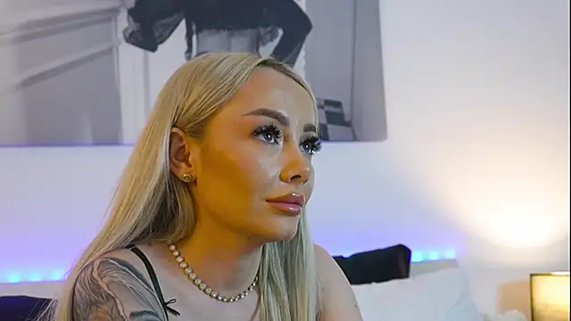 FrancescaGrayy's Live XXX Chat