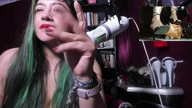 Chat +18 de MeGoddesSara ao vivo