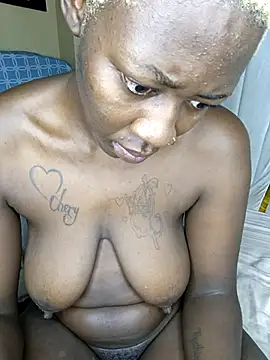 SquirtQueen16 Webcam-Show