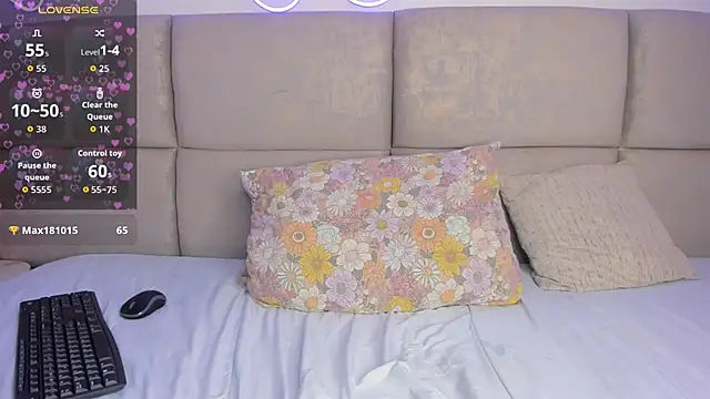 Yiiraaa1 Show Webcam