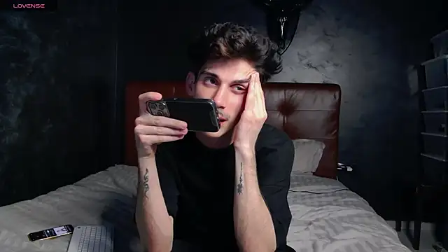 DanielCrush1: απευθείας συνομιλία ΧΧΧ