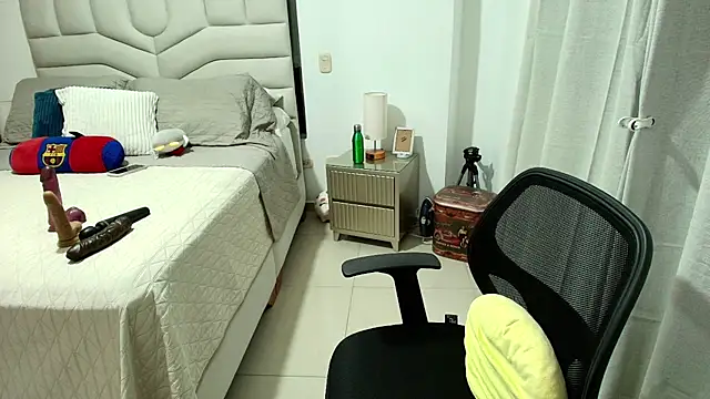 Czat XXX na żywo – Naty_Stone